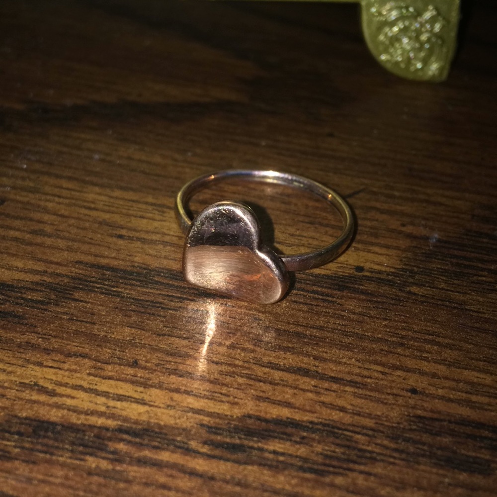 ❗️LOWEST❗️ 14 kt rose gold curved heart ring